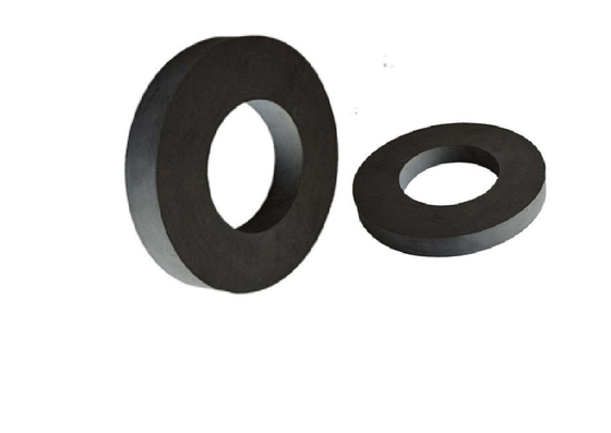 La alta ferrita Ring Magnets SrO 6Fe2O3 IATF 16949 de la consistencia modificó para requisitos particulares