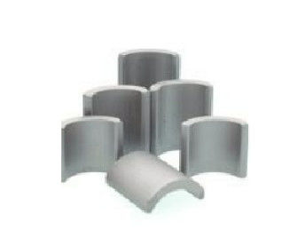 Imán permanente de ferrita de alta coercitividad para uso industrial