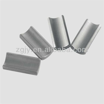 Compacto y potente 4,8 G/cm3 3,5 MGOe Magneto de bloque de ferrita