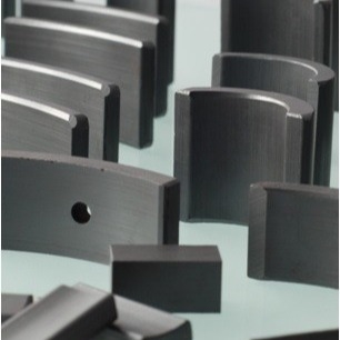 Imanes del motor de la ferrita de la ventana del OEM de Gray Sintered Ferrite Magnet del carbón de leña
